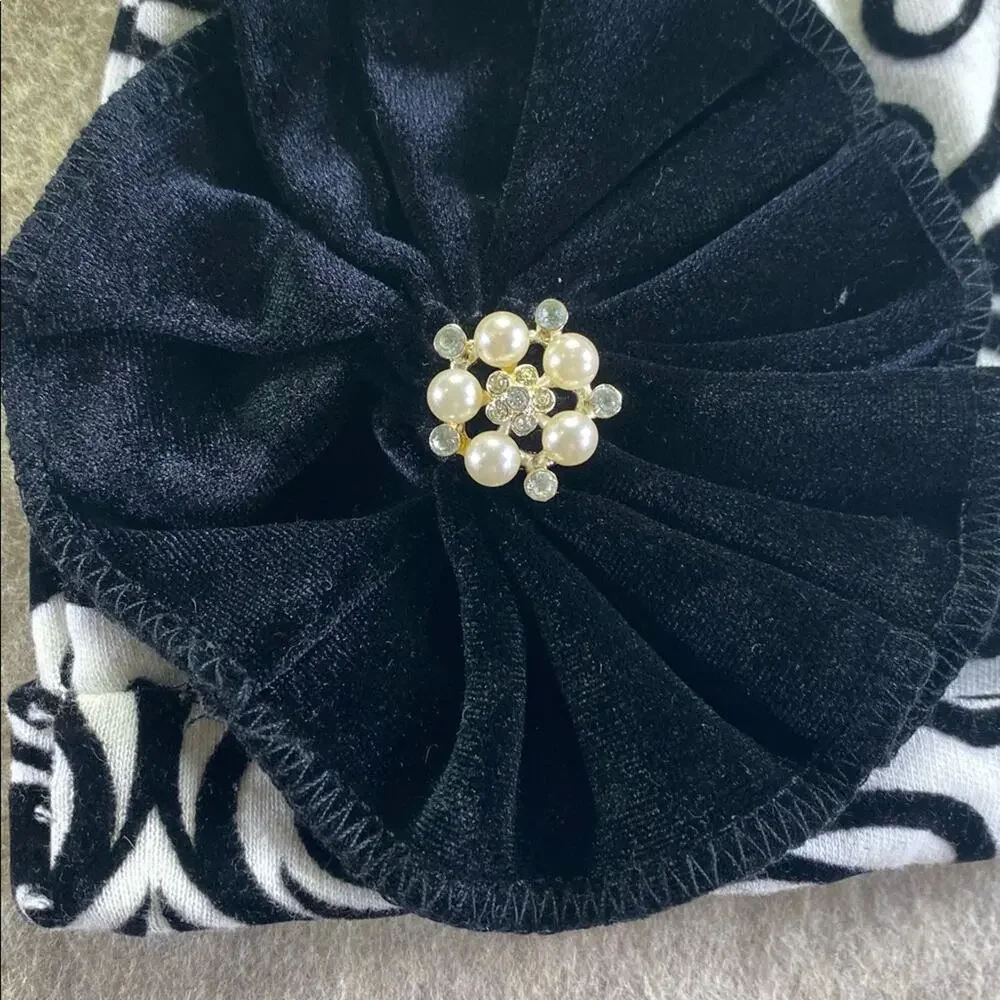 Mud Pie Black and White Baby Beanie Size 0-12 months